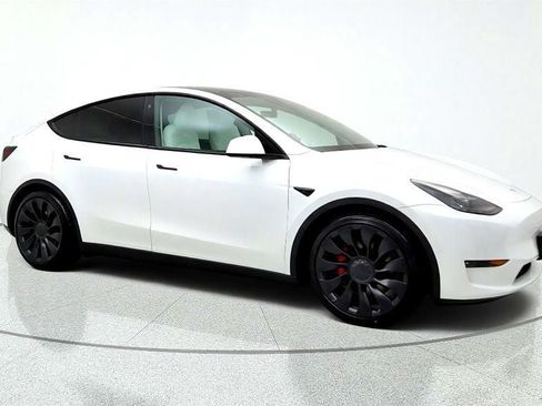 Used 2022 Tesla Model Y Performance AWD/4WD image 3