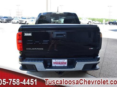 Used 2022 Chevrolet Colorado LT w/ Chrome Appearance Package AWD/4WD image 9