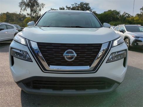 Used 2021 Nissan Rogue SV w/ Premium Package image 9