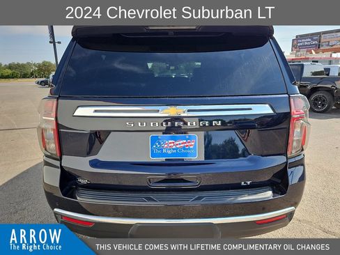 Used 2024 Chevrolet Suburban LT w/ Luxury Package AWD/4WD image 11