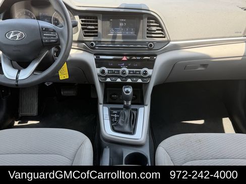 Used 2020 Hyundai Elantra SE FWD image 13
