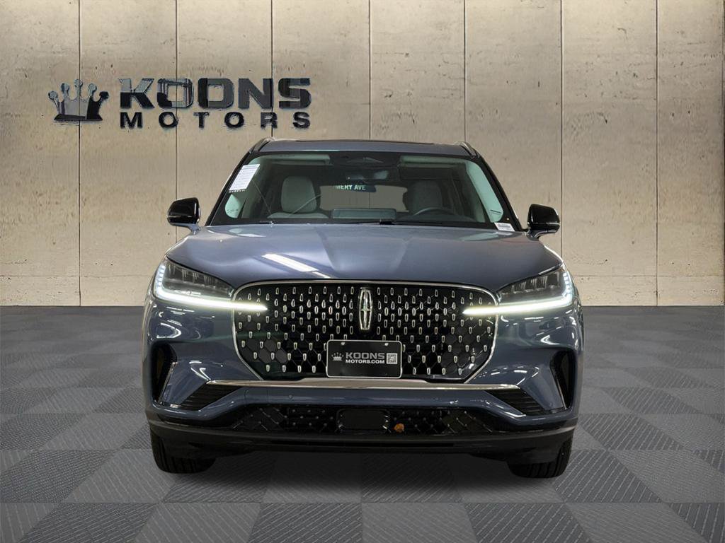 New 2027 Lincoln Aviator AWD image 3