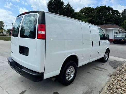 Used 2018 Chevrolet Express 2500 RWD image 5