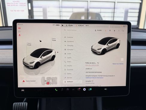 Used 2022 Tesla Model Y Performance image 10