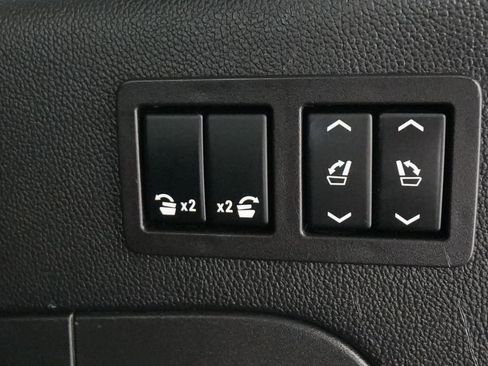 Used 2020 Chevrolet Suburban LT image 27