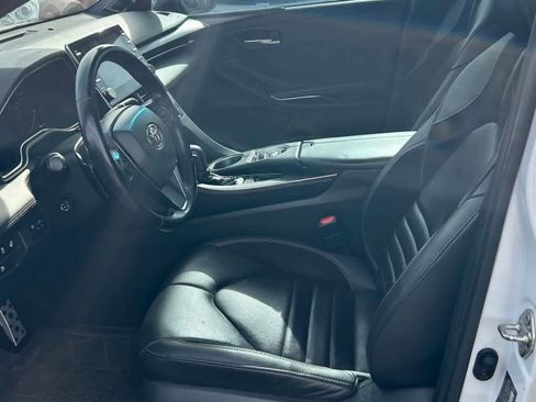 Used 2019 Toyota Avalon Touring FWD image 5