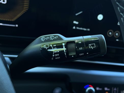 New 2026 Kia Carnival FWD image 36