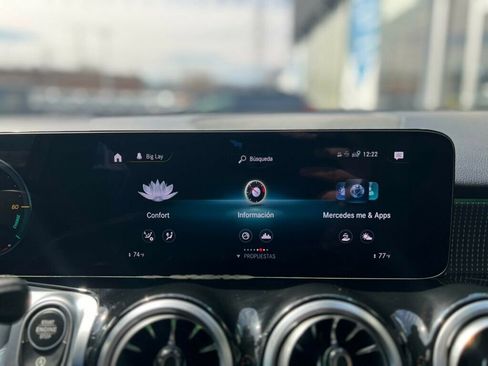 Used 2023 Mercedes-Benz GLB 250 4MATIC image 24