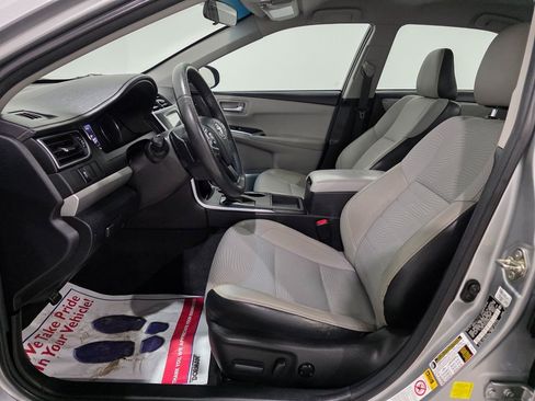 Used 2017 Toyota Camry SE image 15