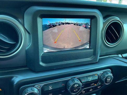 Used 2021 Jeep Wrangler Unlimited Freedom Edition image 22