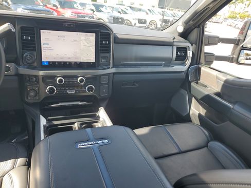 Used 2025 Ford F350 Platinum image 23