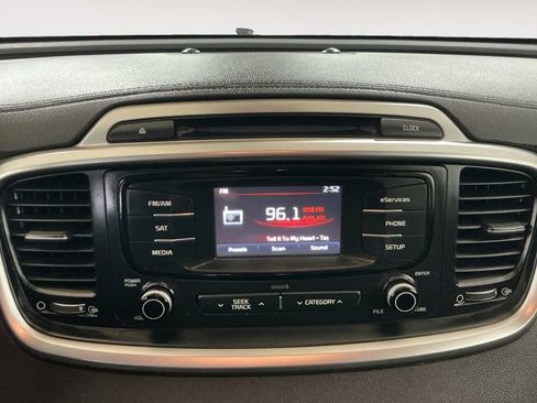 Used 2016 Kia Sorento FWD w/ LX Convenience Package image 14