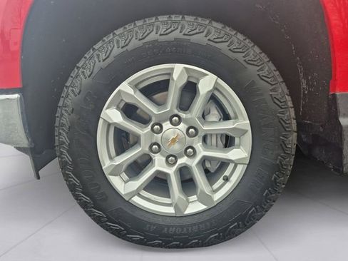 Used 2025 Chevrolet Silverado 1500 LT w/ Z71 Off-Road Package image 9