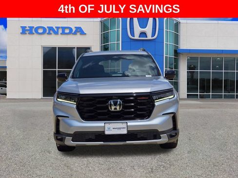 Used 2023 Honda Pilot TrailSport image 8