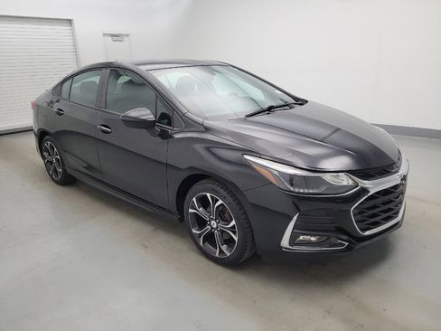 Used 2019 Chevrolet Cruze LT w/ Convenience Package FWD image 11