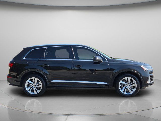 Used 2023 Audi Q7 3.0T Premium Plus w/ Premium Plus Package AWD/4WD image 9