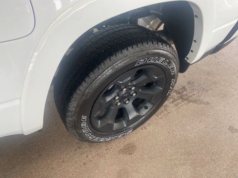 New 2026 RAM 1500 4x4 Crew Cab image 9