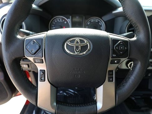 Used 2019 Toyota Tacoma SR5 AWD/4WD image 16