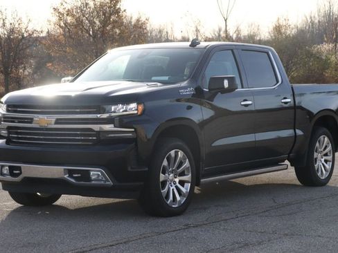 Used 2020 Chevrolet Silverado 1500 High Country w/ Technology Package image 7