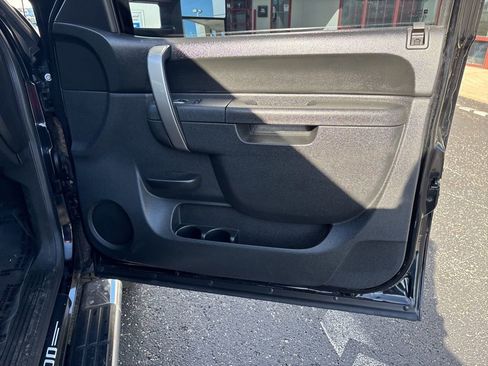 Used 2014 GMC Sierra 2500 SLE w/ Suspension Package, Off-Road image 18