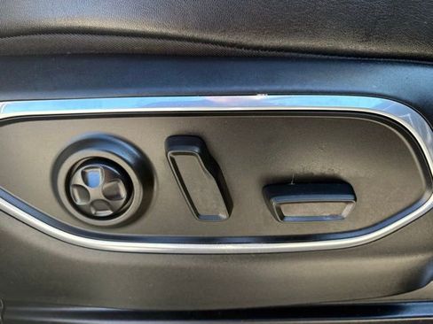 Used 2022 Jeep Wagoneer Series III w/ Premium Group I image 27