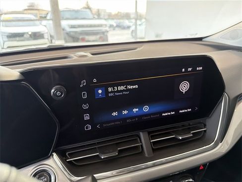 Certified 2025 Chevrolet Trax LT w/ LT Convenience Package image 22