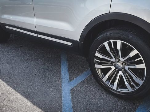 Used 2016 Ford Explorer Platinum AWD/4WD image 27