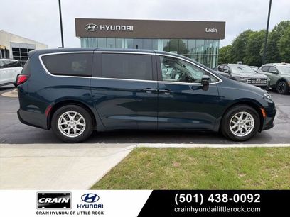 Used 2023 Chrysler Pacifica Touring-L