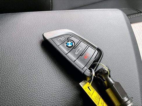 Certified 2025 BMW 330i Sedan image 14