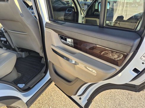 Used 2011 Land Rover Range Rover Sport HSE LUX image 18