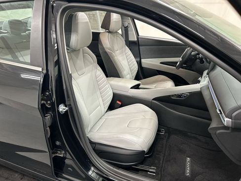 Used 2023 Hyundai Elantra Limited image 24