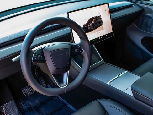 Used 2026 Tesla Model Y Long Range image 15