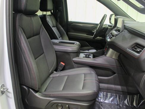 Used 2023 Chevrolet Suburban RST w/ Sport Performance Package image 17