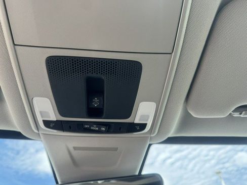Used 2025 Honda CR-V EX-L image 19