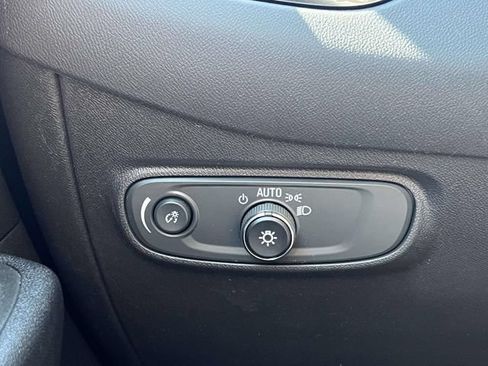Used 2024 Chevrolet Equinox LT FWD image 25