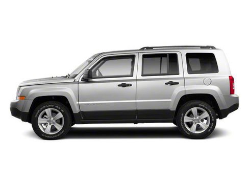 Used 2013 Jeep Patriot Latitude w/ Sun/Sound Group image 6