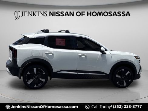 Certified 2025 Nissan Kicks SR AWD/4WD image 3