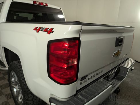 Used 2018 Chevrolet Silverado 1500 Custom w/ Custom Value Package image 13