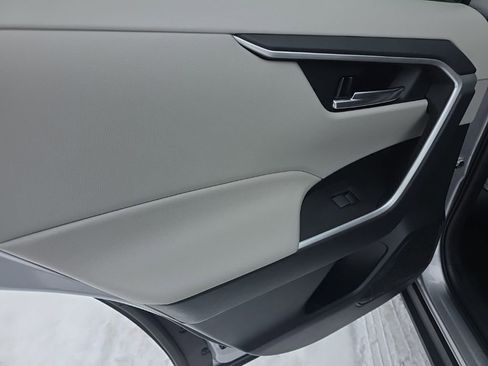 Certified 2021 Toyota RAV4 XLE w/ Convenience Package image 14