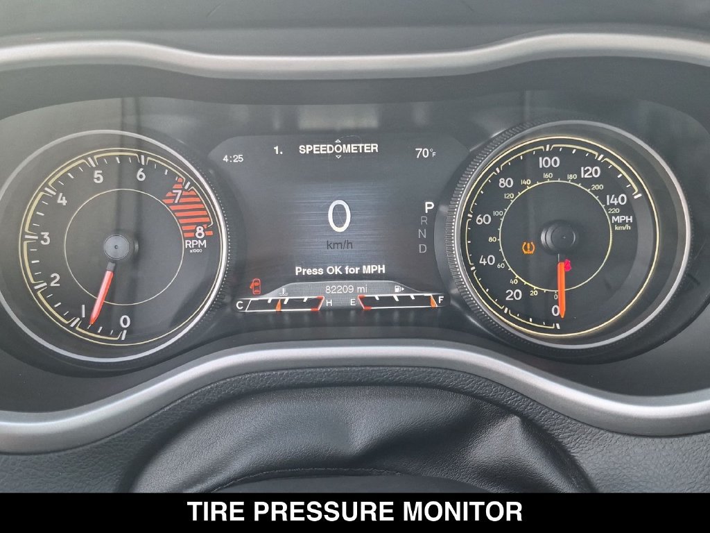 Used 2018 Jeep Cherokee Trailhawk AWD/4WD image 21