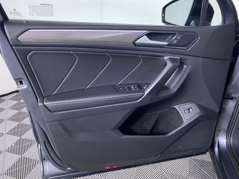 Used 2024 Volkswagen Tiguan SE R-Line image 12