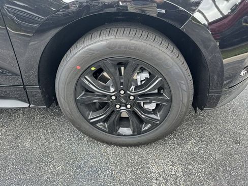 New 2024 Ford Edge SE w/ Black Appearance Package image 11