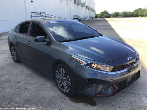 Used 2023 Kia Forte GT-Line w/ GT-Line Premium Package FWD image 6