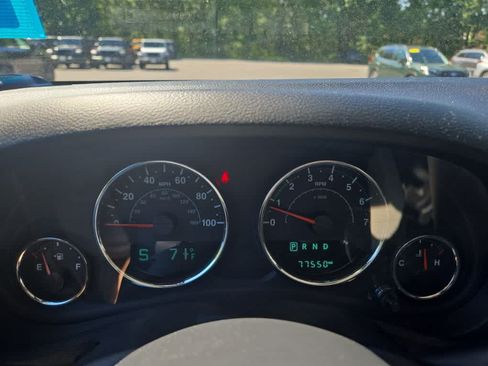 Used 2018 Jeep Wrangler Unlimited Sahara w/ Connectivity Group AWD/4WD image 20