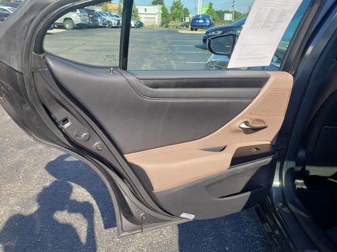 Used 2024 Lexus ES 350 w/ Premium Package image 12