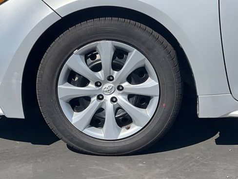 Used 2023 Toyota Corolla LE image 33