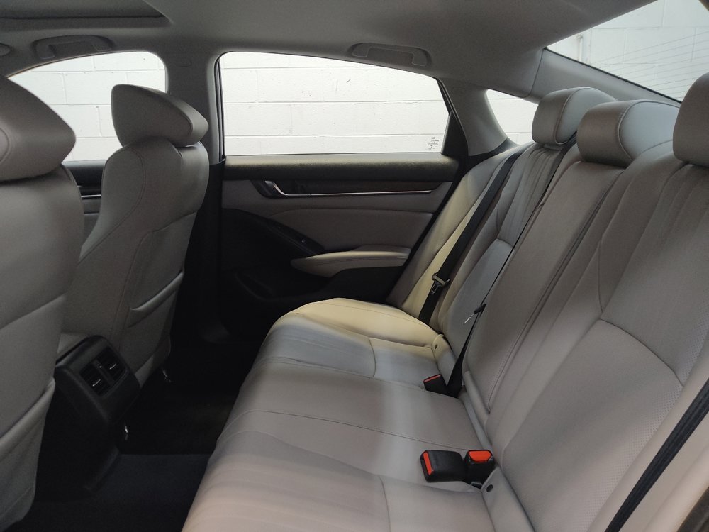Used 2020 Honda Accord Touring image 18