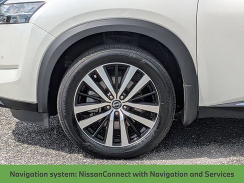 Used 2024 Nissan Pathfinder Platinum AWD/4WD image 13