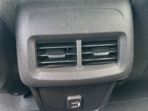 Used 2023 Chevrolet Equinox LS FWD image 16
