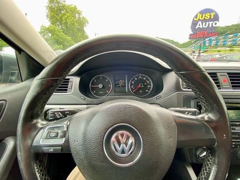 Used 2013 Volkswagen Jetta TDI FWD image 17